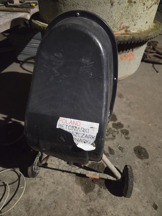 Betoniarka 230V 130l
