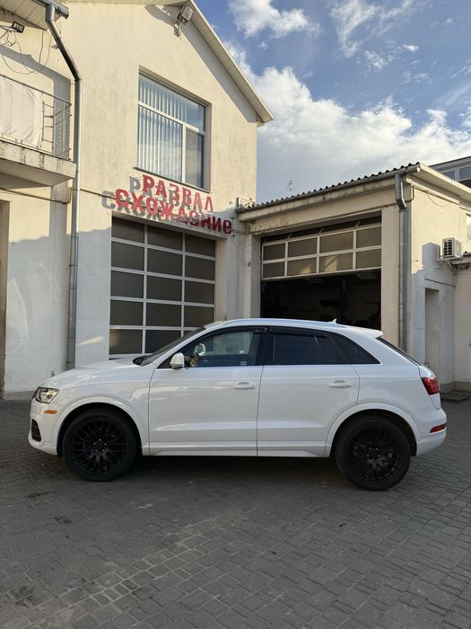 Продам AUDI Q3 quattro