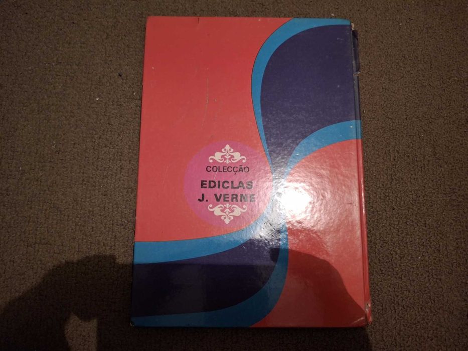 Livro de Banda Desenhada Vintage "A Ilha Misteriosa" de Júlio Verne