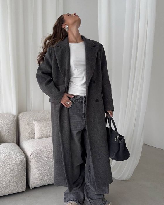 Жіноча  Пальто на підкладці зимна нова