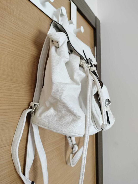 Mochila branca Primark