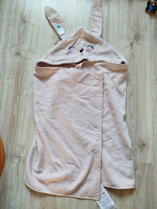 nowy ręcznik dziecięcy z kapturem Pepco 125x60 cm