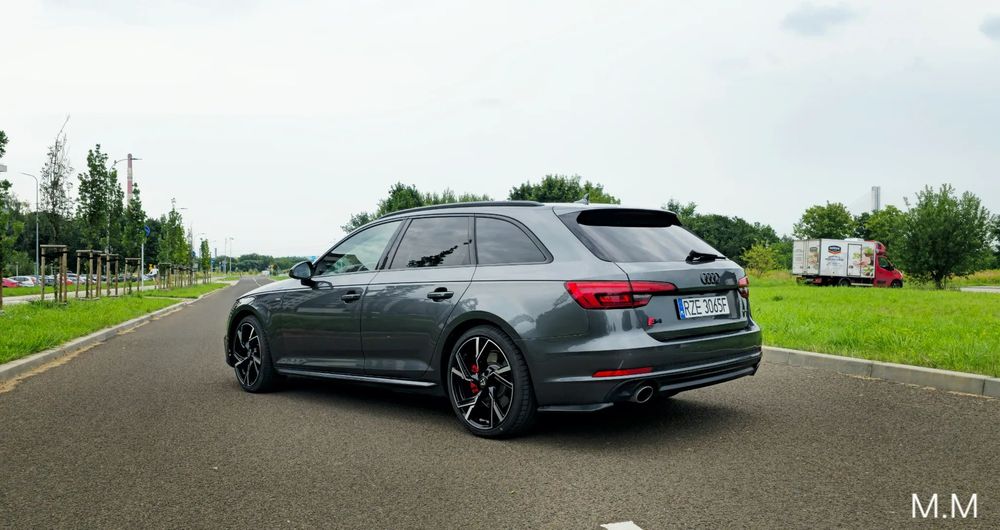 Audi A4 Audi A4 B9 2.0 TFSI 252ps. Quattro S-tronic 56 000 km Alu 19 Full Led