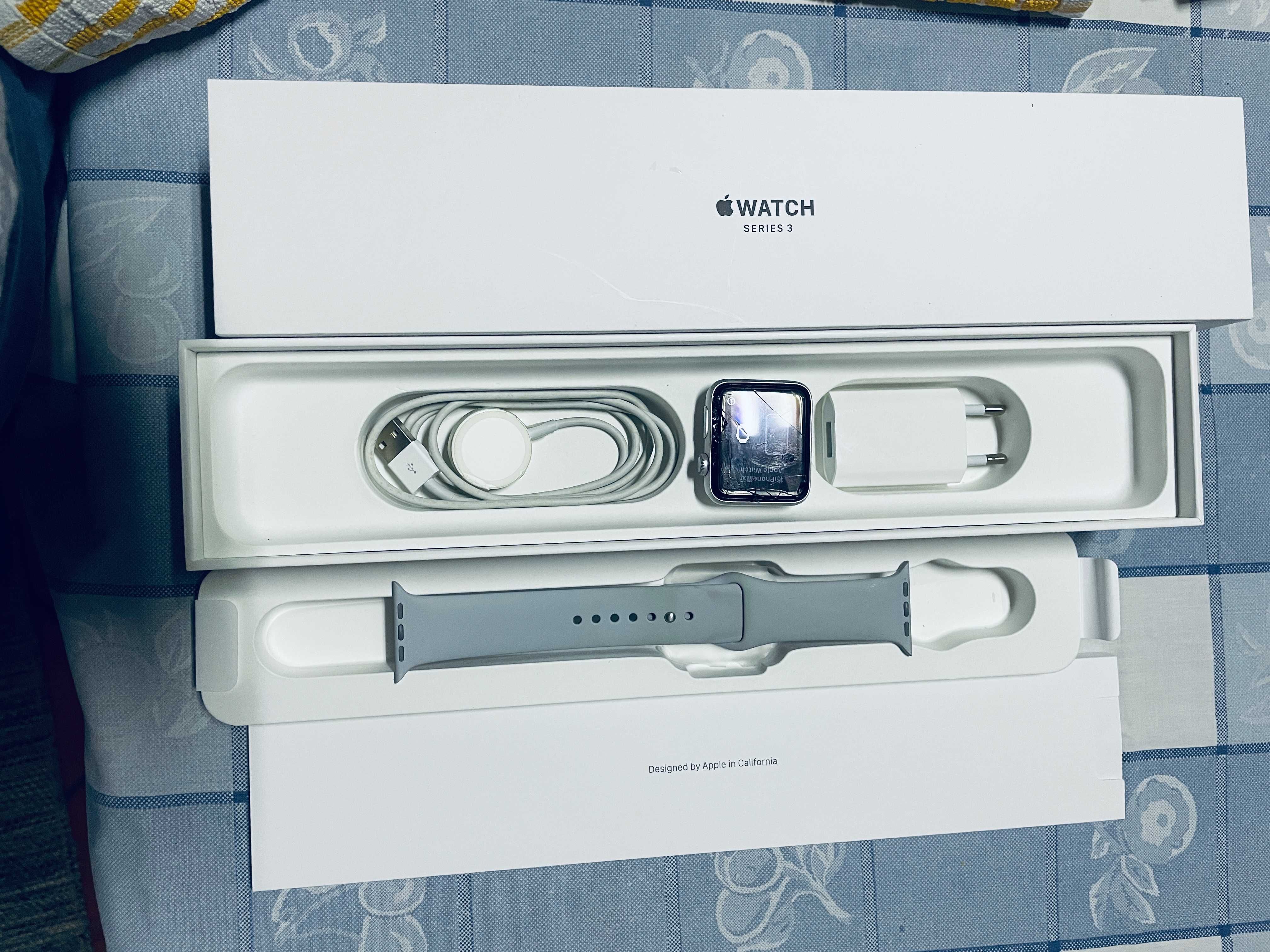 SmartWatch Apple série 3 42mm com vidro partido