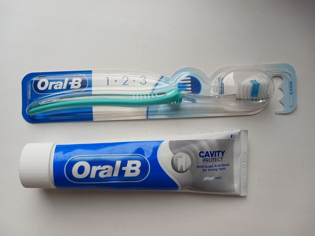 Набор зубная паста+зубная щетка Oral-B