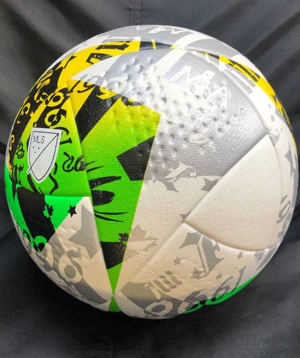 Футбольный мяч MSL Pro трюковый для асфальта