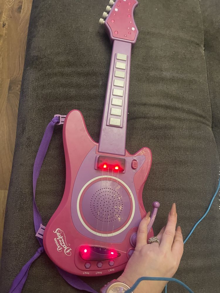 Gitara różowa dla dzieci sprawna