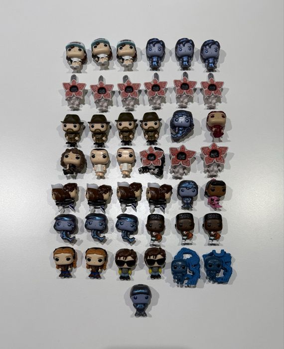 Продам kinder joy stranger things фігурки