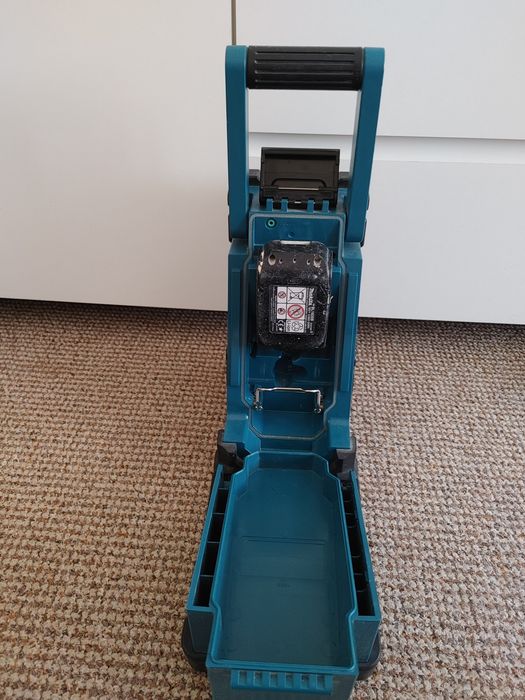 MAKITA dmr102 Radio Budowlane z akumulatorem 18V 3.0Ah SPRAWDŹ