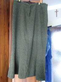 Zielona długa spódnica