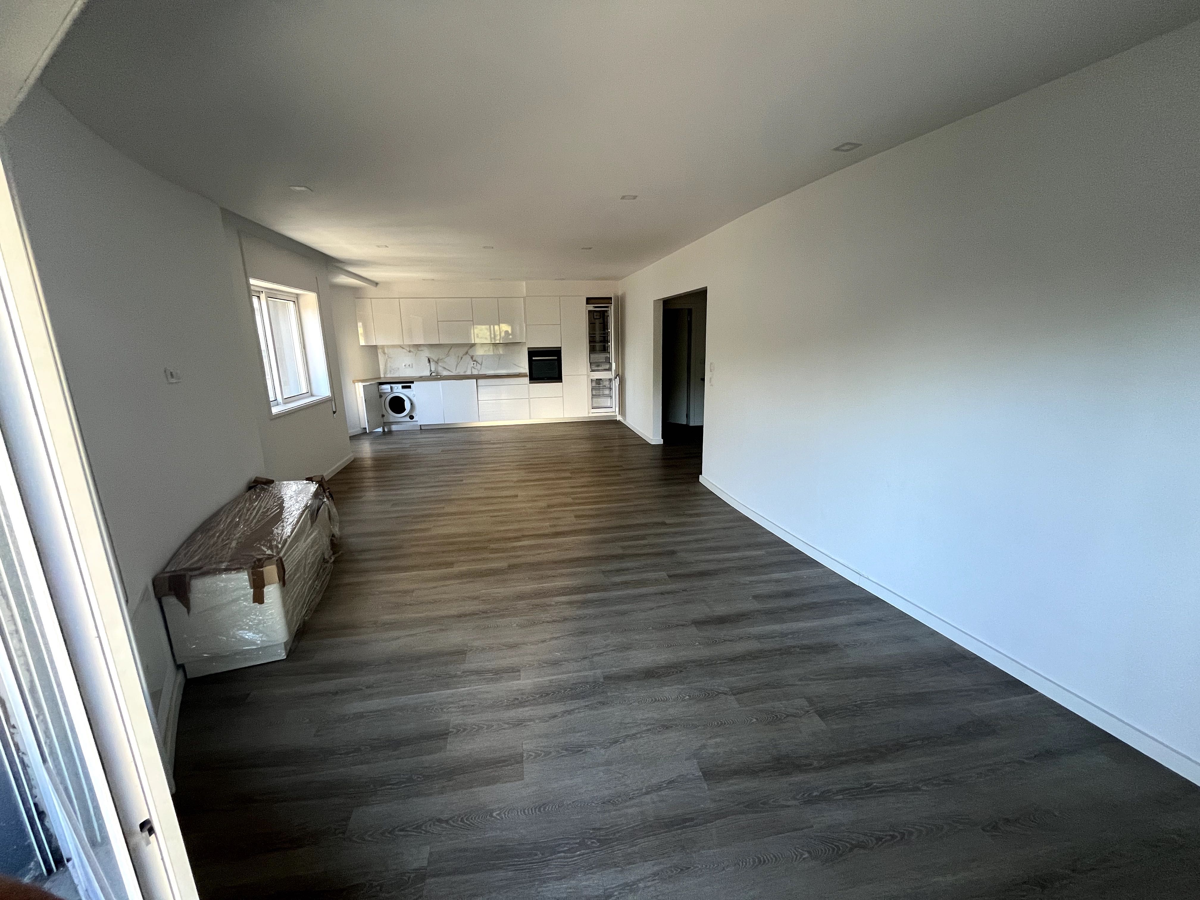 Apartamento T3 para Arrendamento - Open Space C/ Suite e Closet