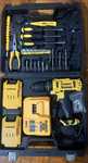 Aparafusadora DeWalt com 2 baterias + acessórios