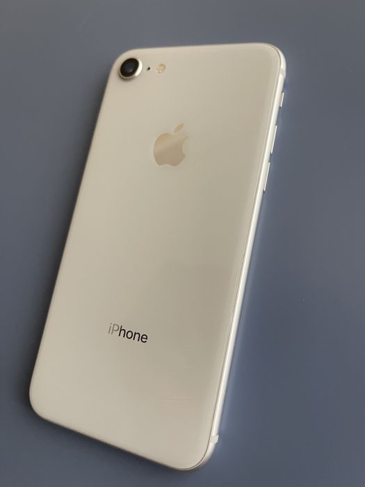 Iphone 8 на 64gb білий