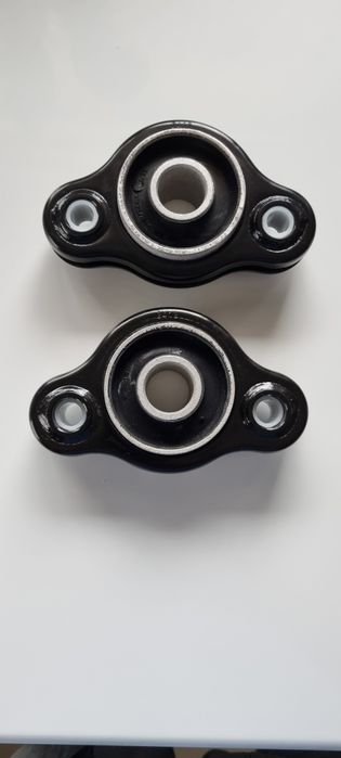 Tuleja wahacza mercedes strona P/L przód