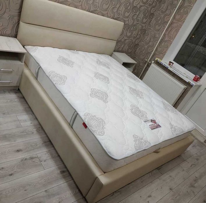 Кровать с матрасом, 2 тумбы, пуфик