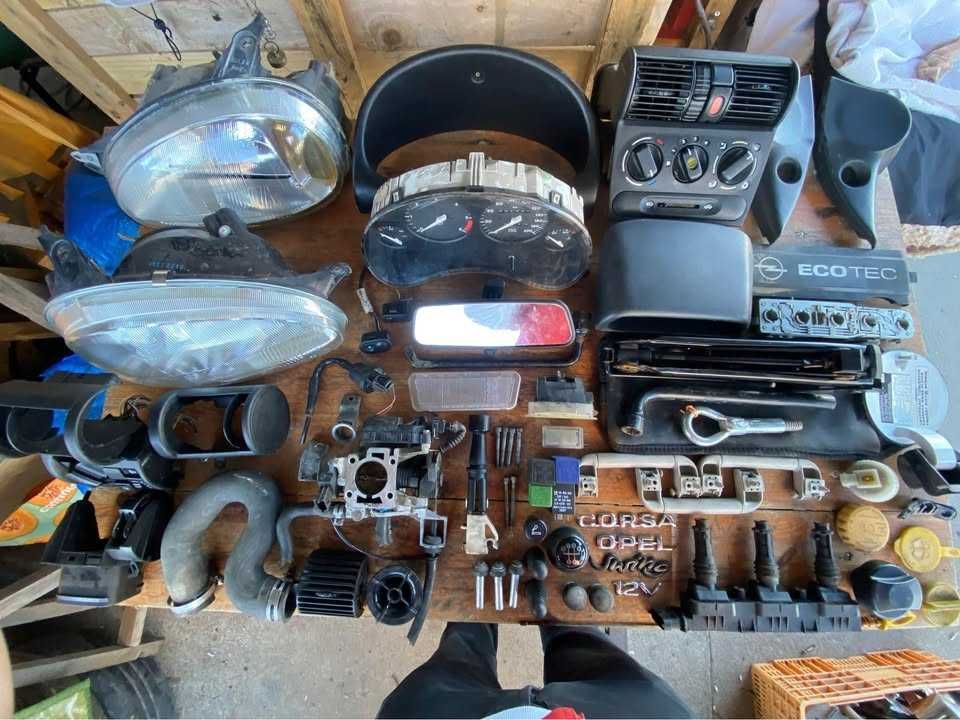 Peças Opel Corsa C/B/A, quadrante, farolins, palas etc…|USADO