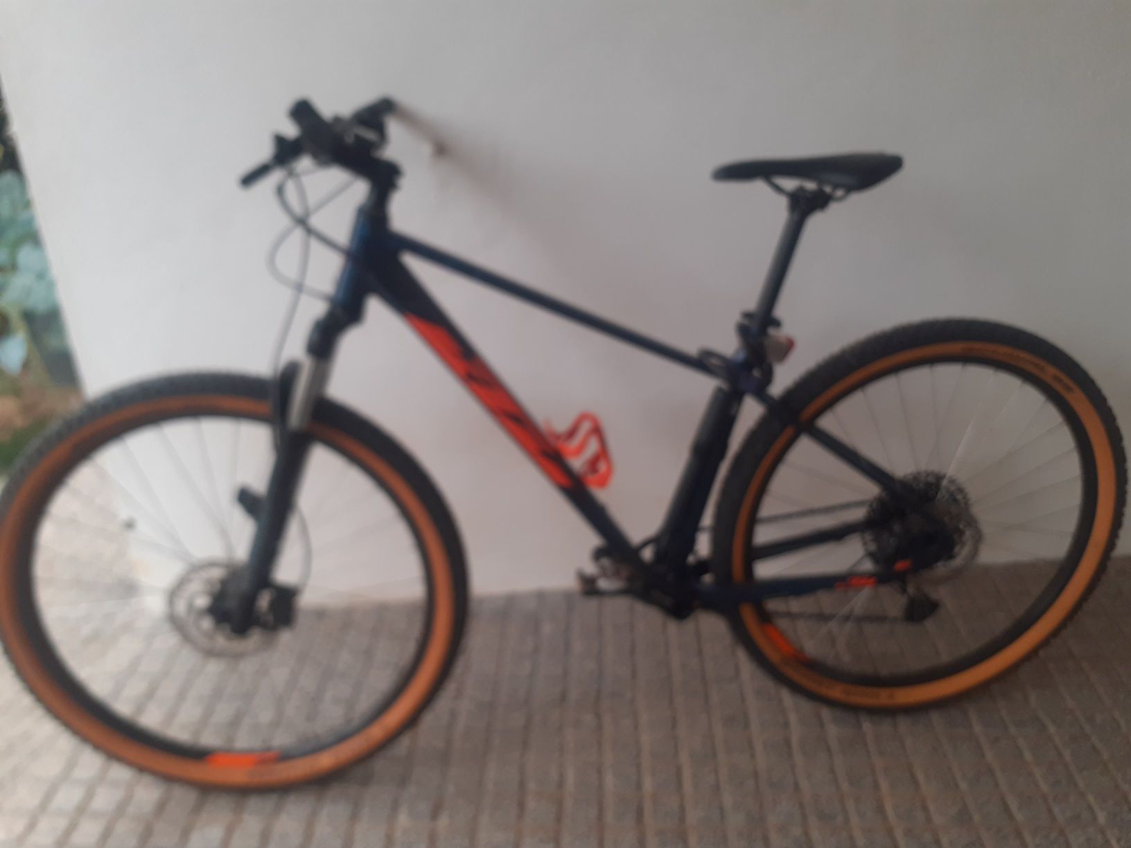 Bicicleta BTT KTM .