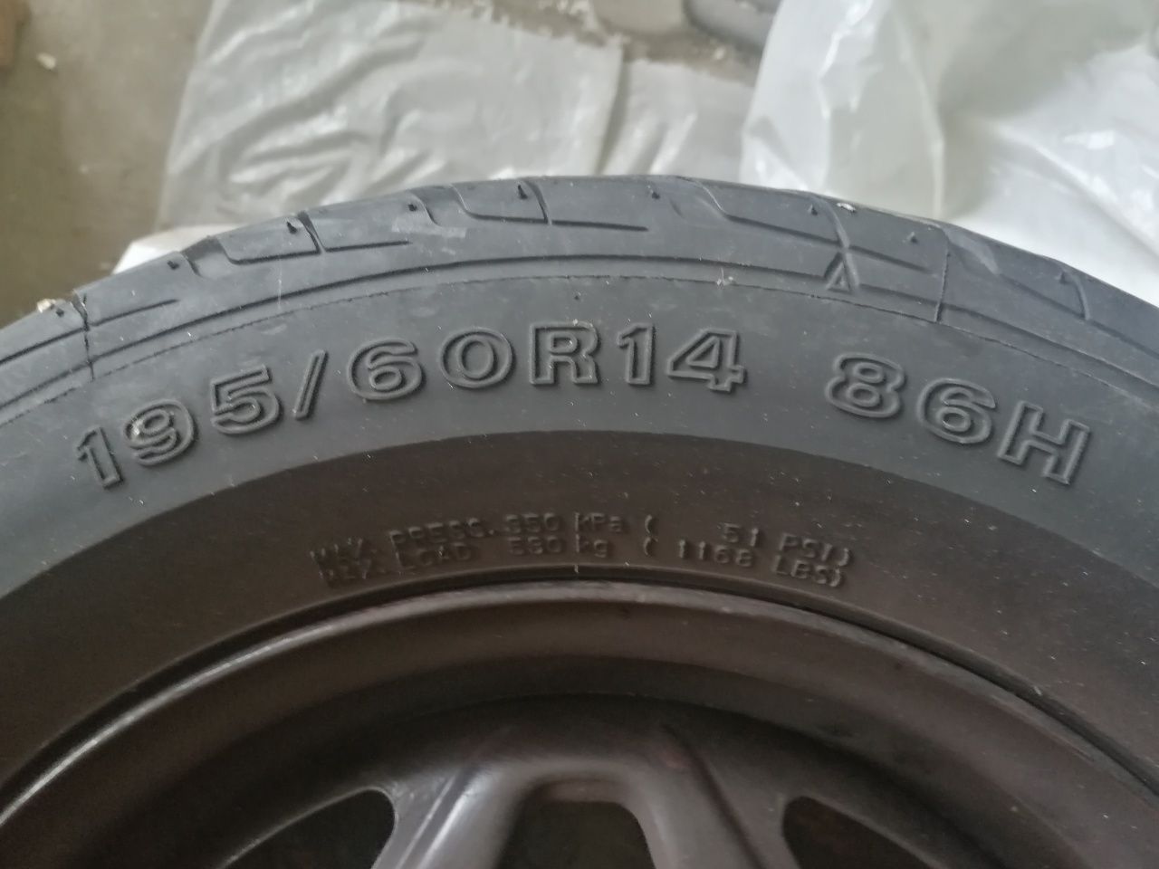 Felgi Lemmers 14' 4x100 i opony Dunlop komplet 4 sztuki ( 195 60 R14)