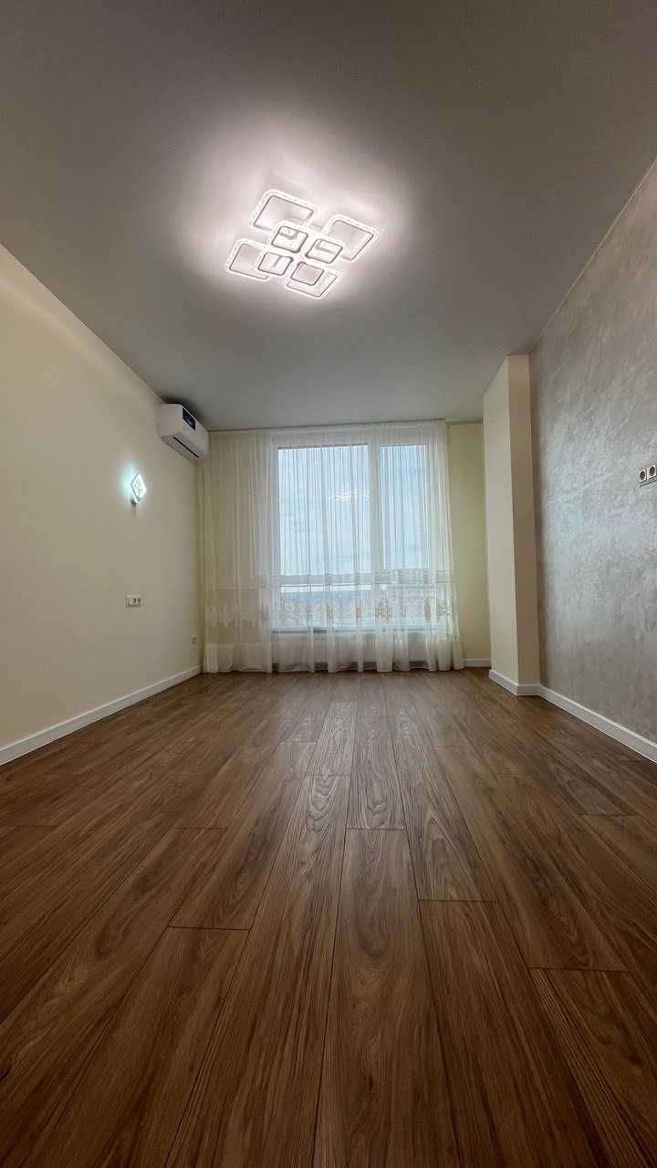Продаю 1 к. кв.46м2 з ремонтом в новобудові, поруч ТЦ "Велес"