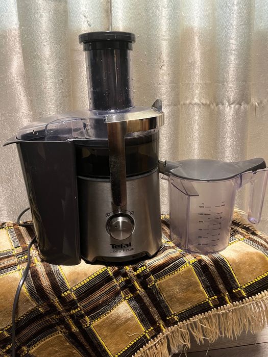 Соковитискач TEFAL ZE610D38