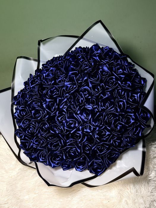 Букет 101 роза, з атласних стрічки, Синього кольору