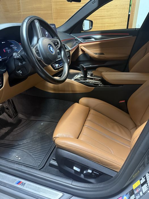 BMW 530e Pack M como novo