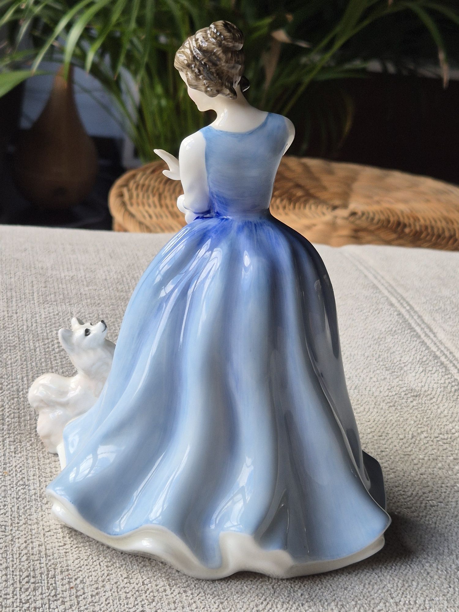 Dama Royal Doulton Llorain