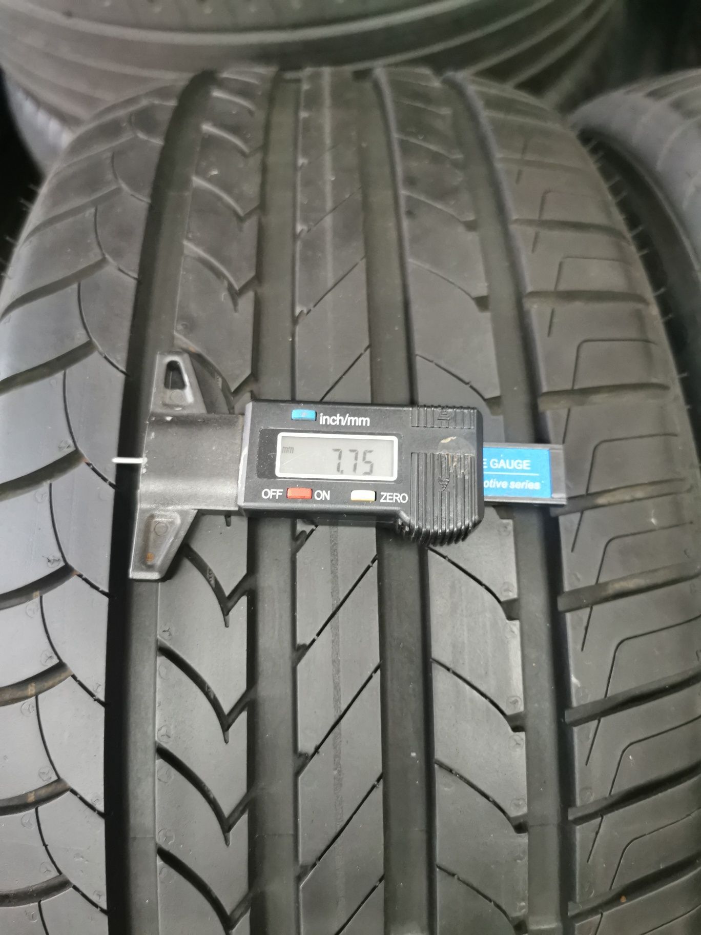 225/50r16 92W Goodyear EfficientGrip