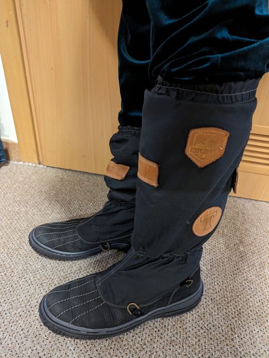 Śniegowce kozaki Hilfiger 40-41 na płaskiej podeszwie, wciągane , dół