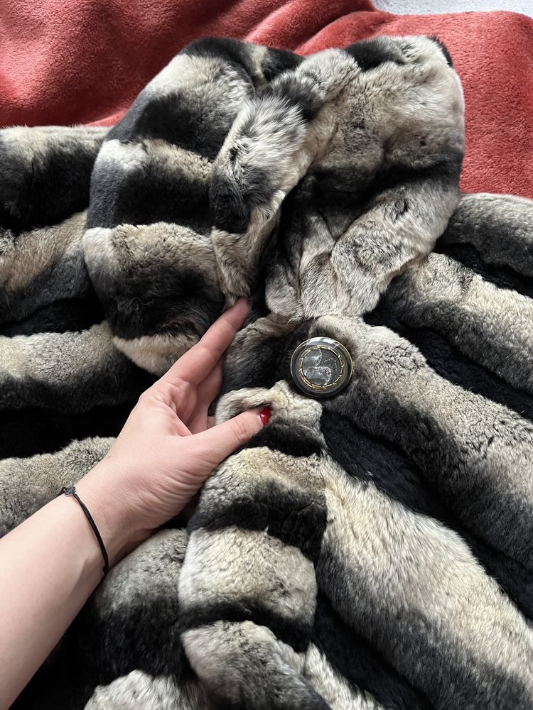 Продам шубу з шиншили, укорочена, стан 4/5
