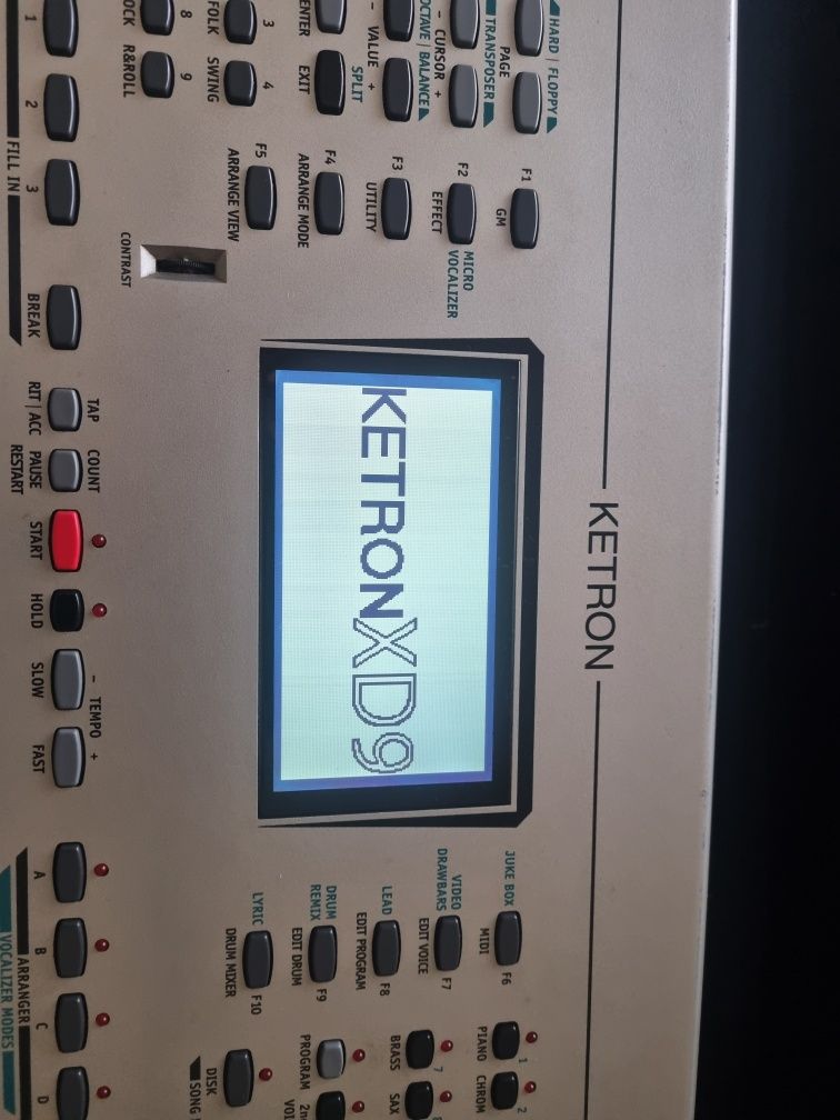 Teclado Ketron XD9