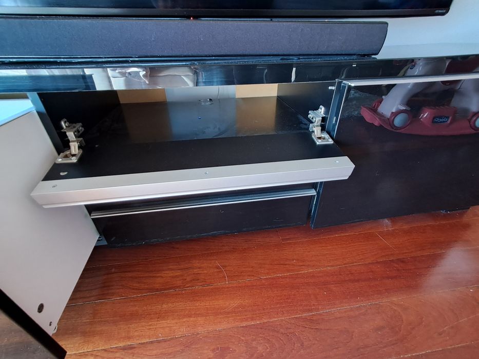 Móvel de TV preto