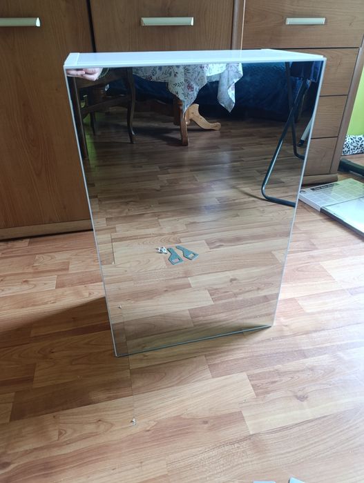 Nowa szafka z lustrem biała 40x60x22