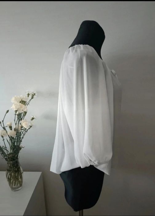 Bluzka biała Hiszpanka odkryte ramiona lekka zwiewna Basic Vintage