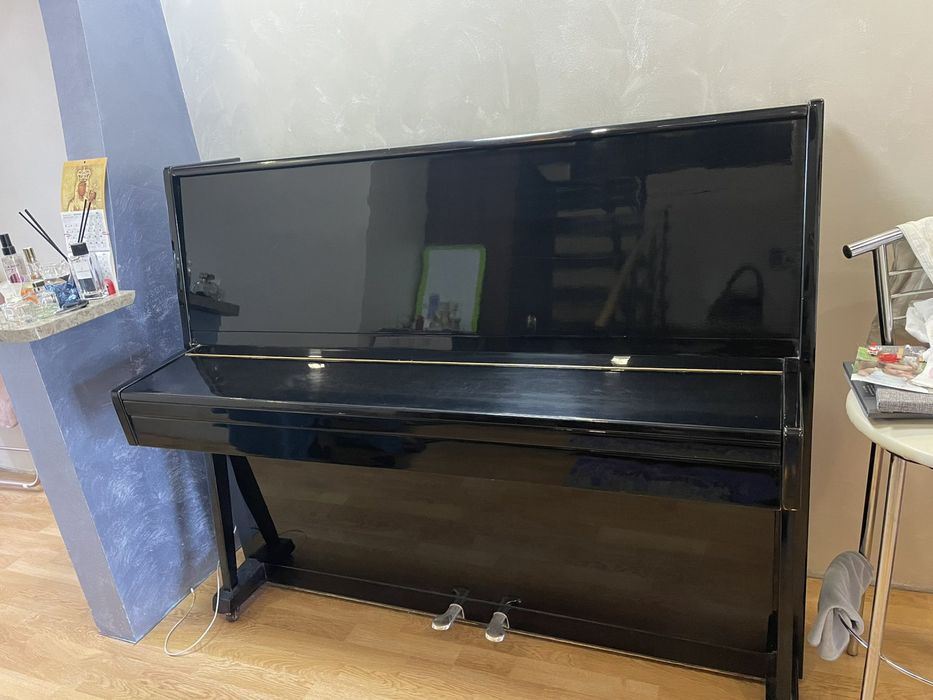 Продається фортепіано