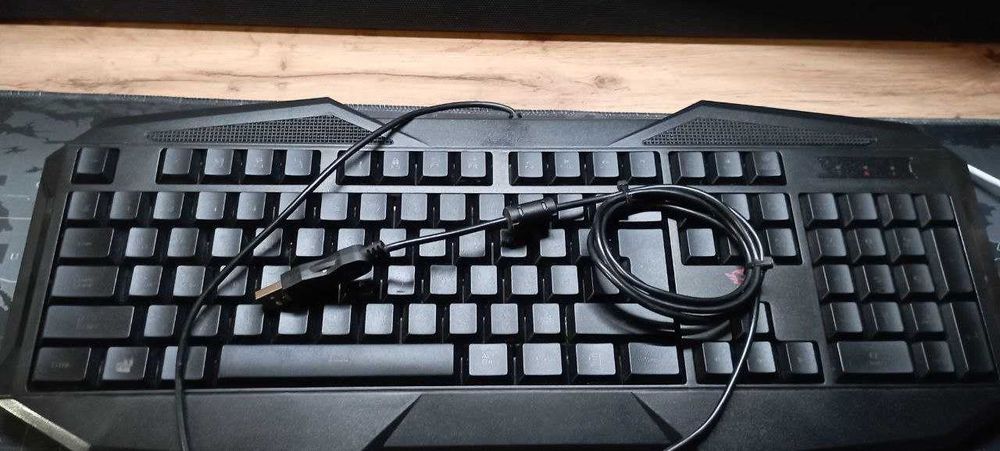 Ігрова клавіатура з підсвіткою  • Trust GXT 830 Avonn Gaming Keyboard