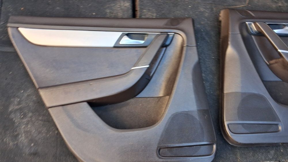 Дверні карти Volkswagen Passat B7 універсал