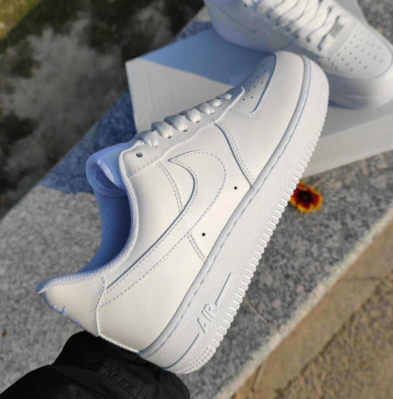 Nike Air Force 1 Low '07 White  37.5