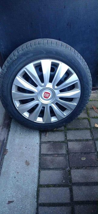 Felgi stalowe z kołpakami