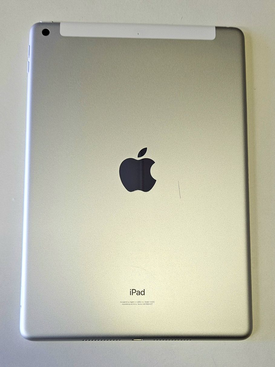Apple iPad 9th 22цикли 10.2 2021 256gb Wi-Fi+LTE Silver батарея 100%