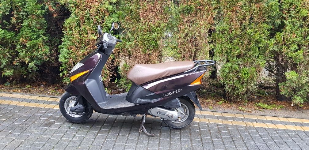 Honda Lead 100 cm3 skuter do kampera