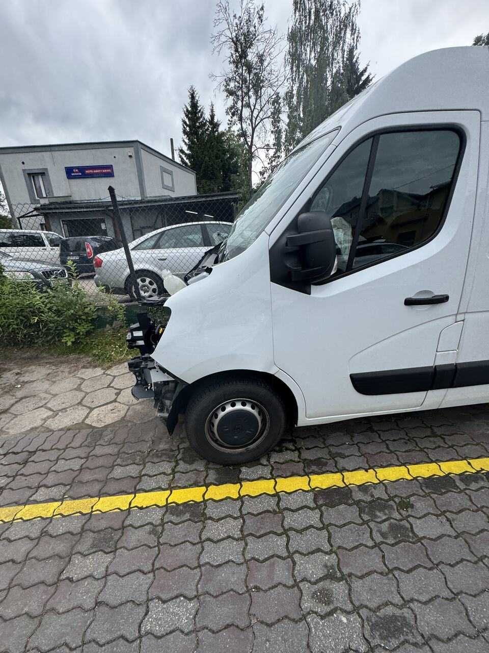 Renault Master FWD 2.3 dCi L2H2 Wrak po wypadku dostawczy uszkodzony