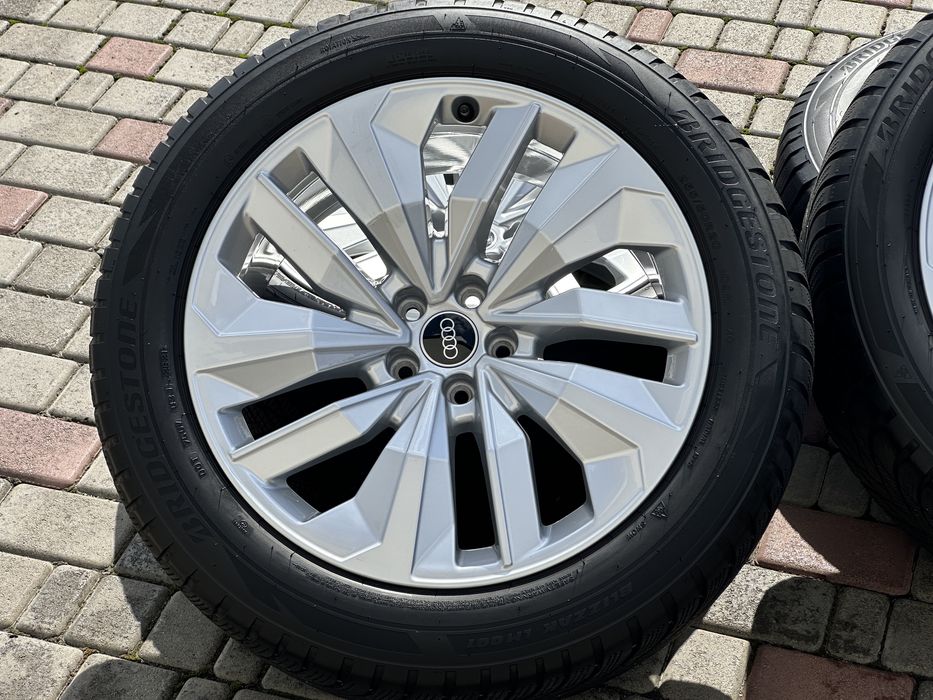 Диски Колеса шини Audi e tron S R20 5.112