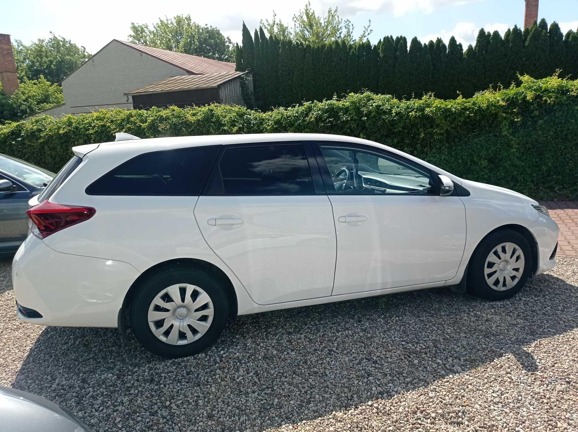 Toyota AURIS 1.4 D4D 90 KM