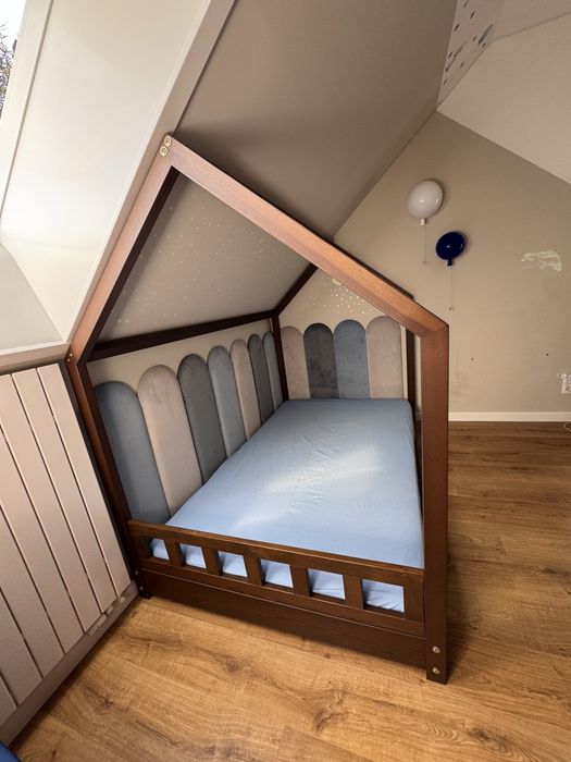 Sprzedam łóżko domek 120x200 – solidne, drewniane, jak nowe!