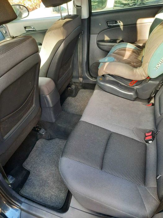 Samochód Hyundai i30cw sprzedam.