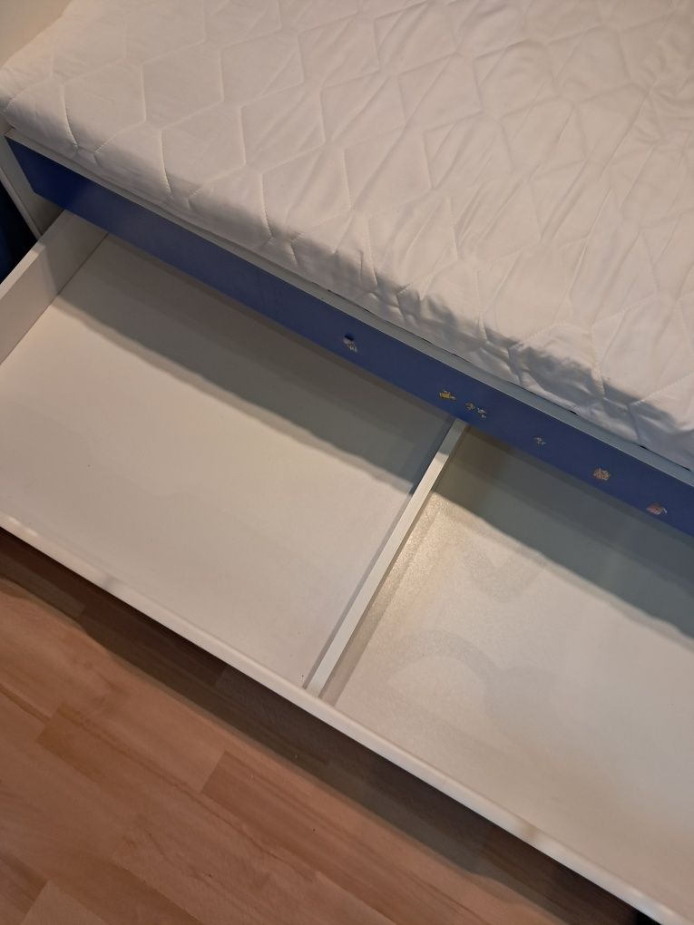 Łóżko dziecięce 80cm x 160 cm z materacem