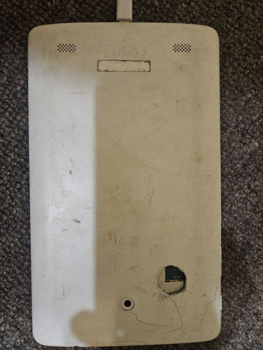 Tablet LG ładuje się