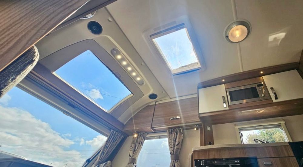 Caravana Swift FreeStyle SE - Impecável