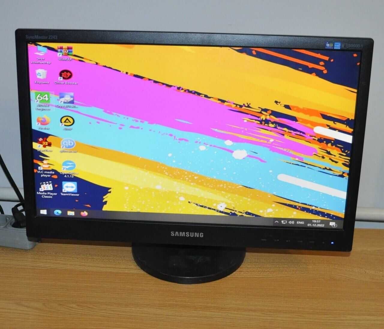 Монітор Samsung SyncMaster SM 2243SN 22 дюйма  ідеальний стан